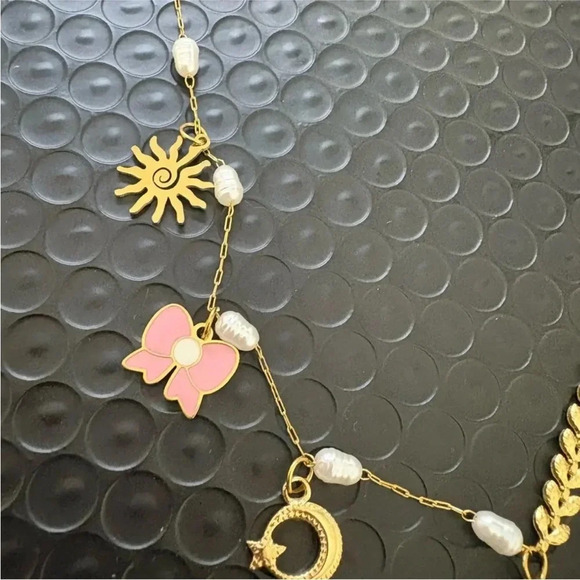 Side charmed necklace - Picture 3 of 6